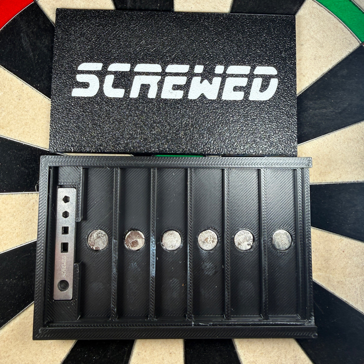 SCREWED Screw in point case (6 sets + key)
