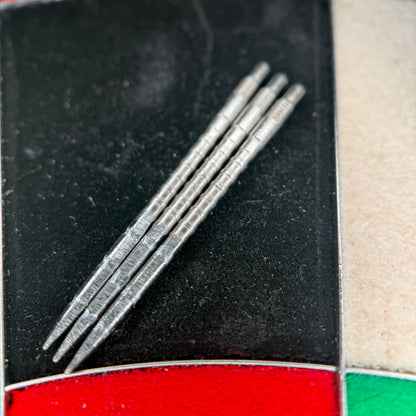 WTP Groovy spaced finger grip dart point detail